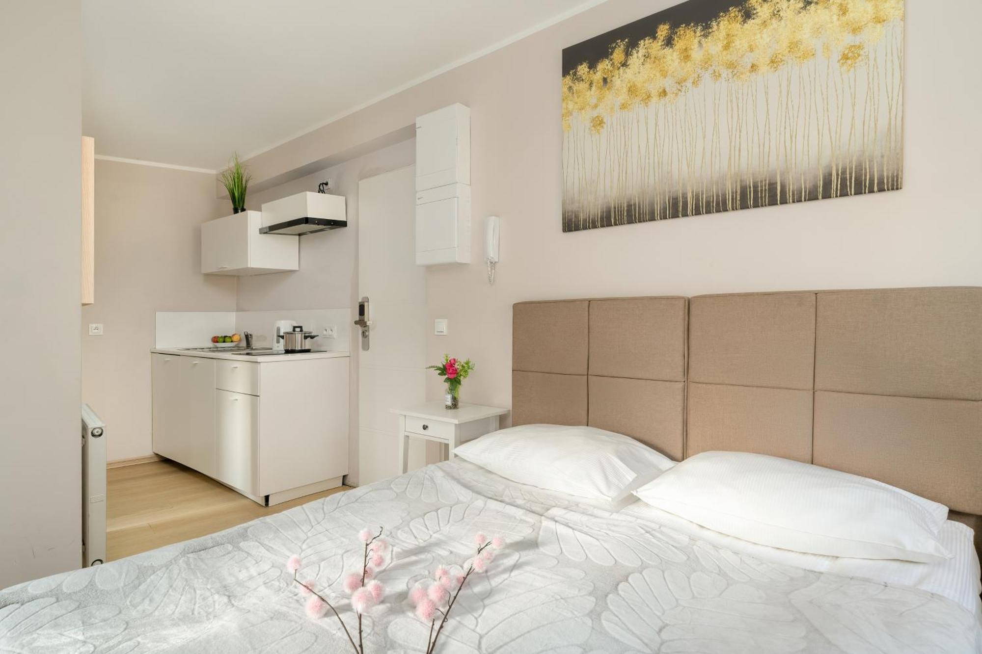 Stylowe I Eleganckie Studia Very Berry W Poznaniu By Noclegi Renters Extérieur photo