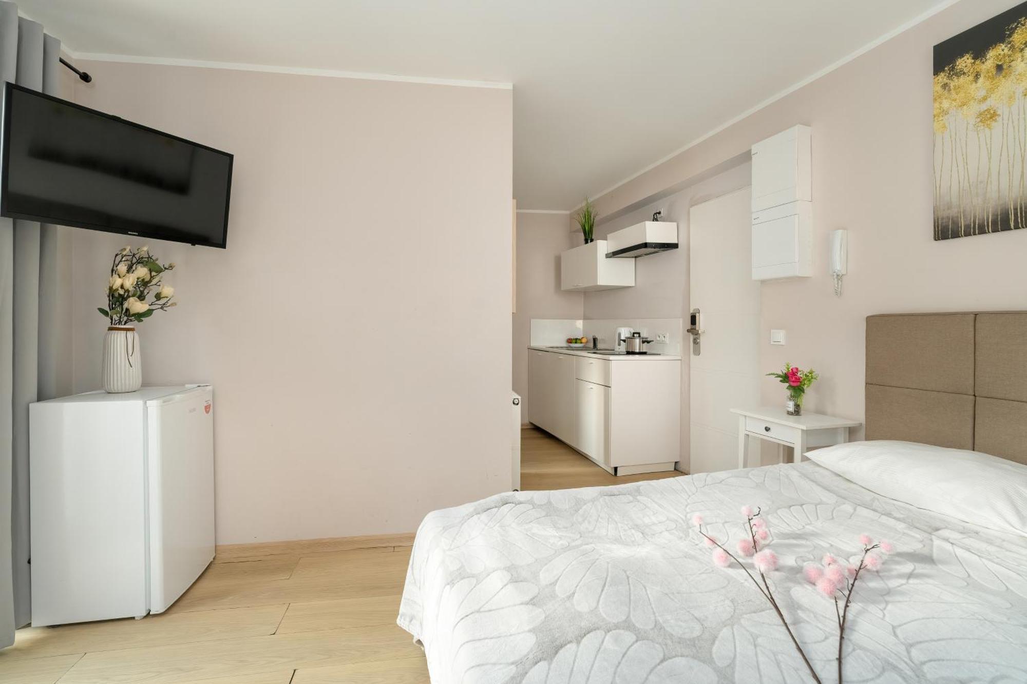 Stylowe I Eleganckie Studia Very Berry W Poznaniu By Noclegi Renters Extérieur photo